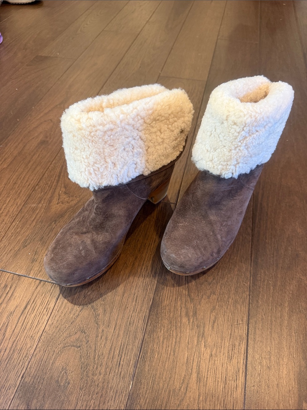 UGG UGG Lynnea Brown Suede Shearling Cuff Heeled Ankle Boots Size 8 - C54-101